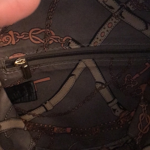 Black Circle Handbag - Picture 6 of 12